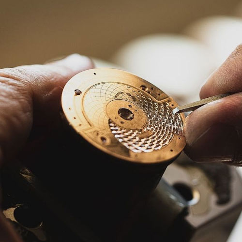 昆仑手表进灰后需要哪些清理步骤