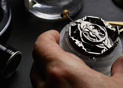 昆仑手表如何更换电池（电池更换）